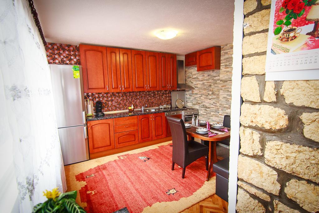Apartment Red House Високо Экстерьер фото
